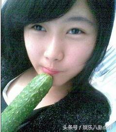 美少女吃瓜图,甜蜜瞬间，瓜香四溢