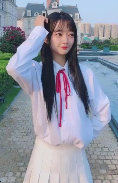 吃瓜小妹怎么拍视频的啊,吃瓜小妹教你轻松拍出热门短视频