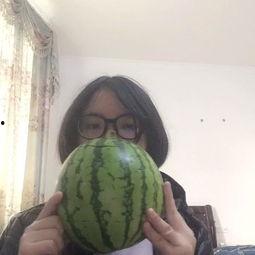 美国人吃大瓜的视频,现场盛况引全球关注